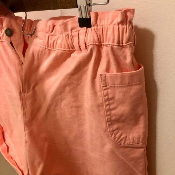 High-wasted peach shorts - Picture 2 of 3